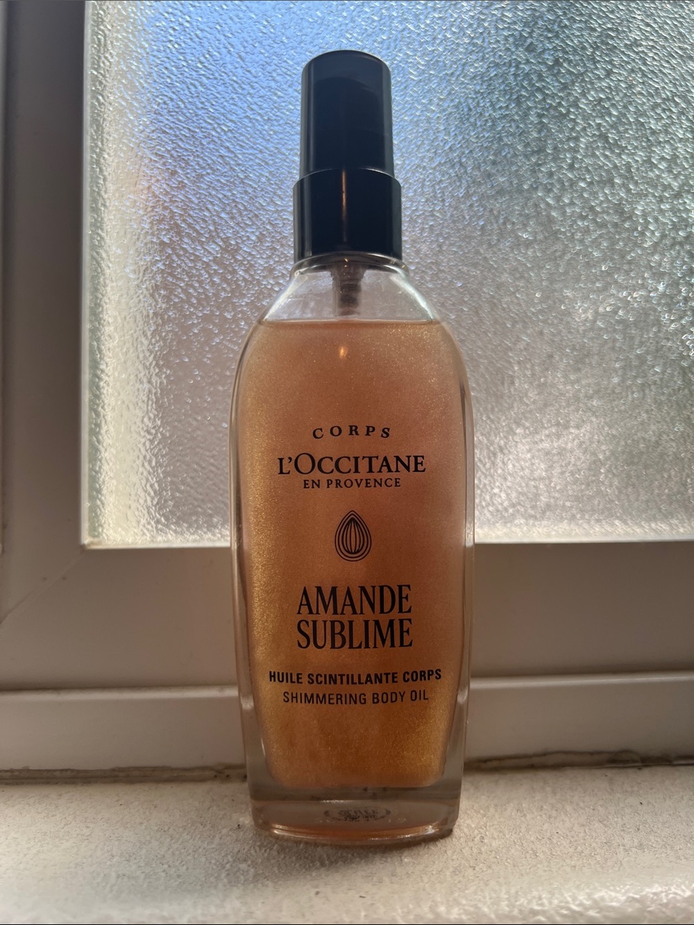 L’OCCITANE Almande Sublime Shimmering Body Oil